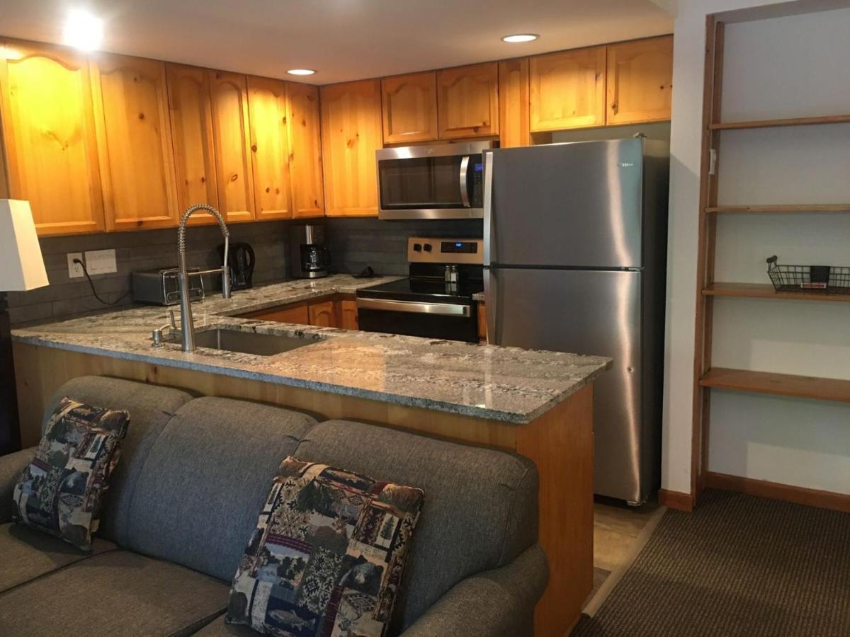 Valhalla Vacations At Whistler Exterior photo