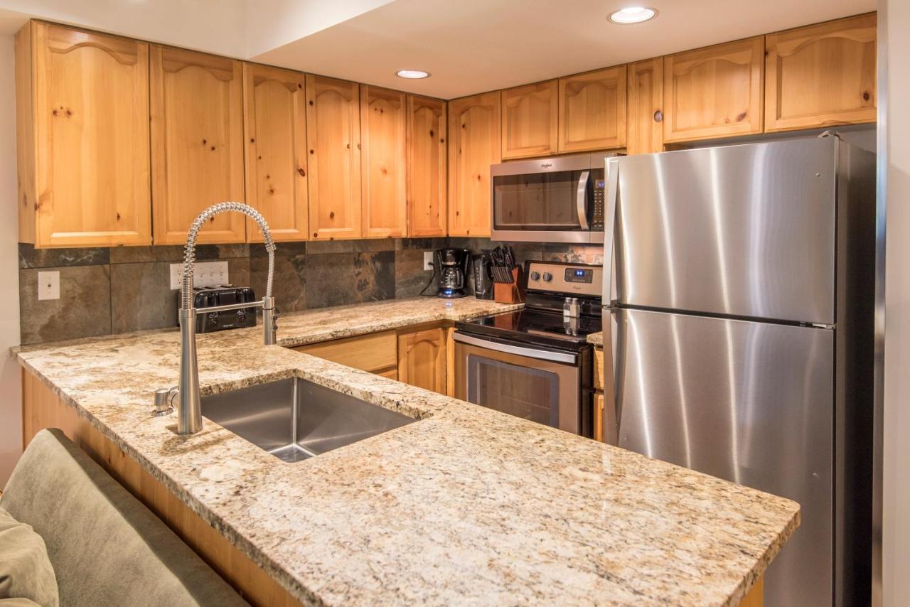 Valhalla Vacations At Whistler Exterior photo