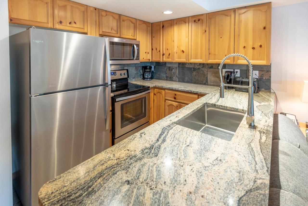Valhalla Vacations At Whistler Exterior photo